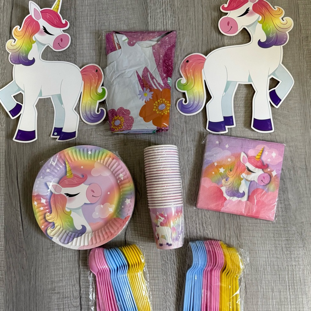 Unicorn Rainbow Party Tableware Set - Pink & Multicolor